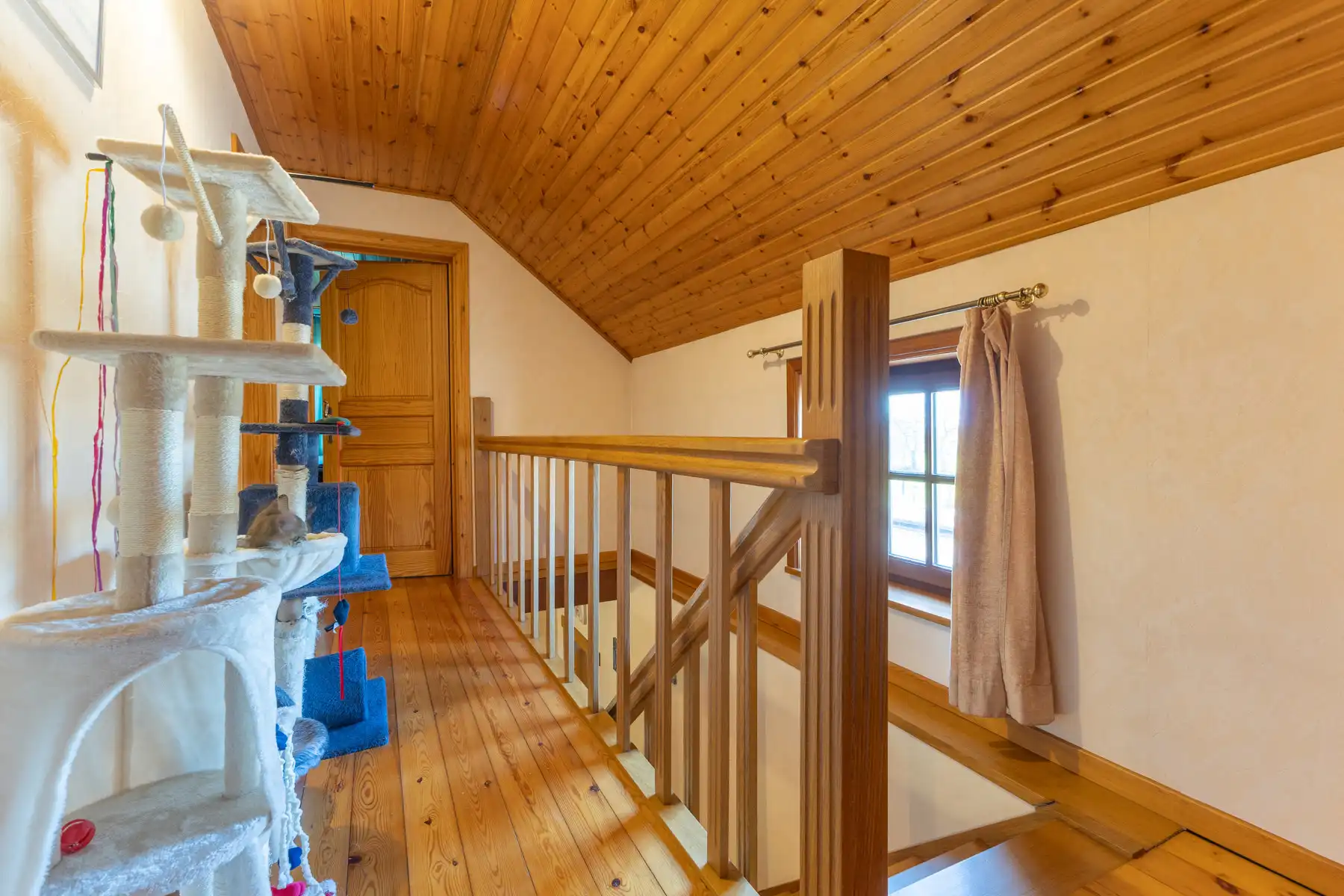 Villa met 4 slaapkamers, grote tuin en garage foto 12