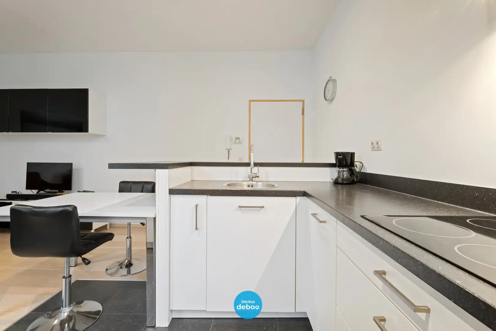 Instapklaar appartement in jong gebouw foto 8