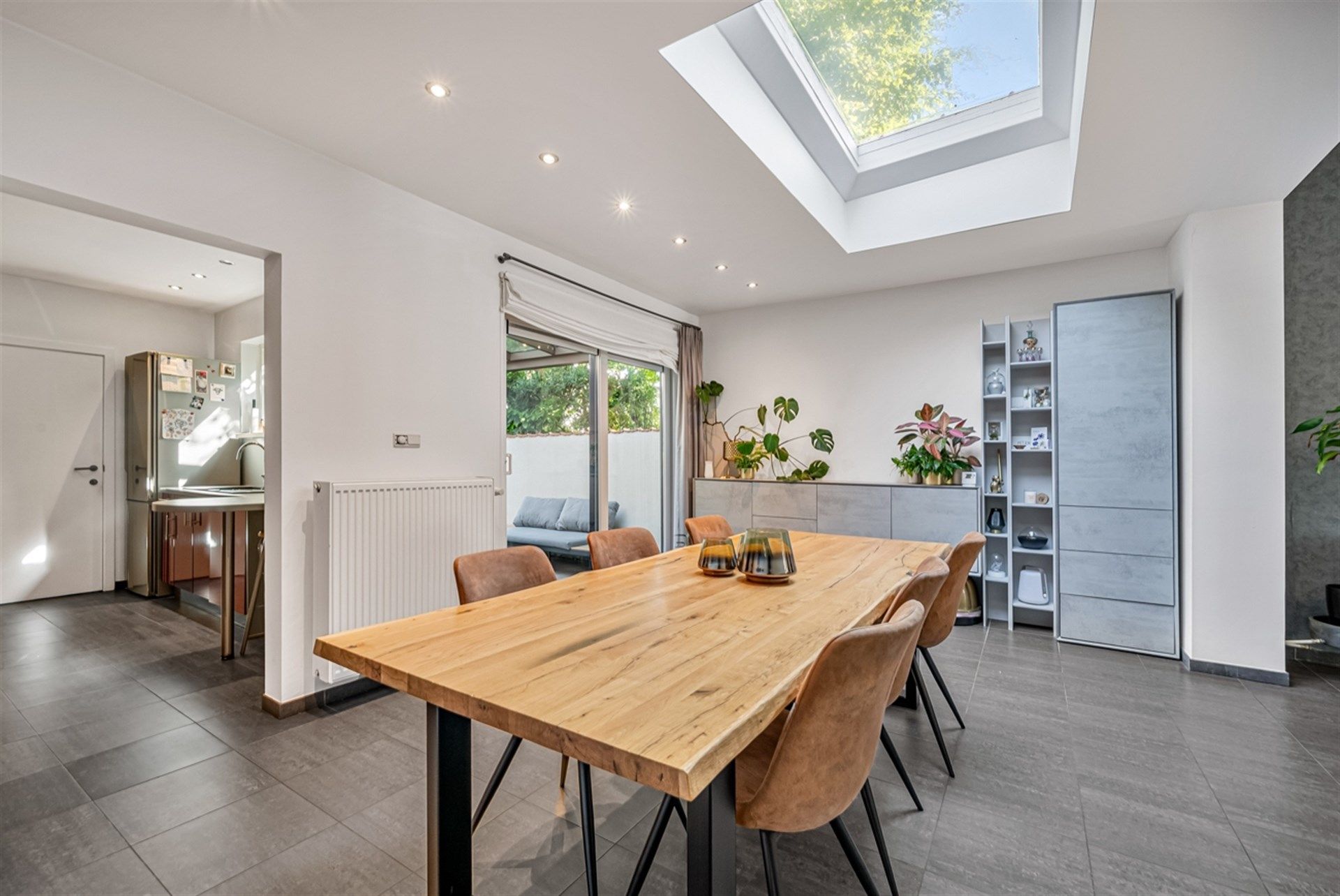 Instapklare gezinswoning in de stadsrand (nabij OLV) met 257m² bewoonbare oppervlakte foto 5