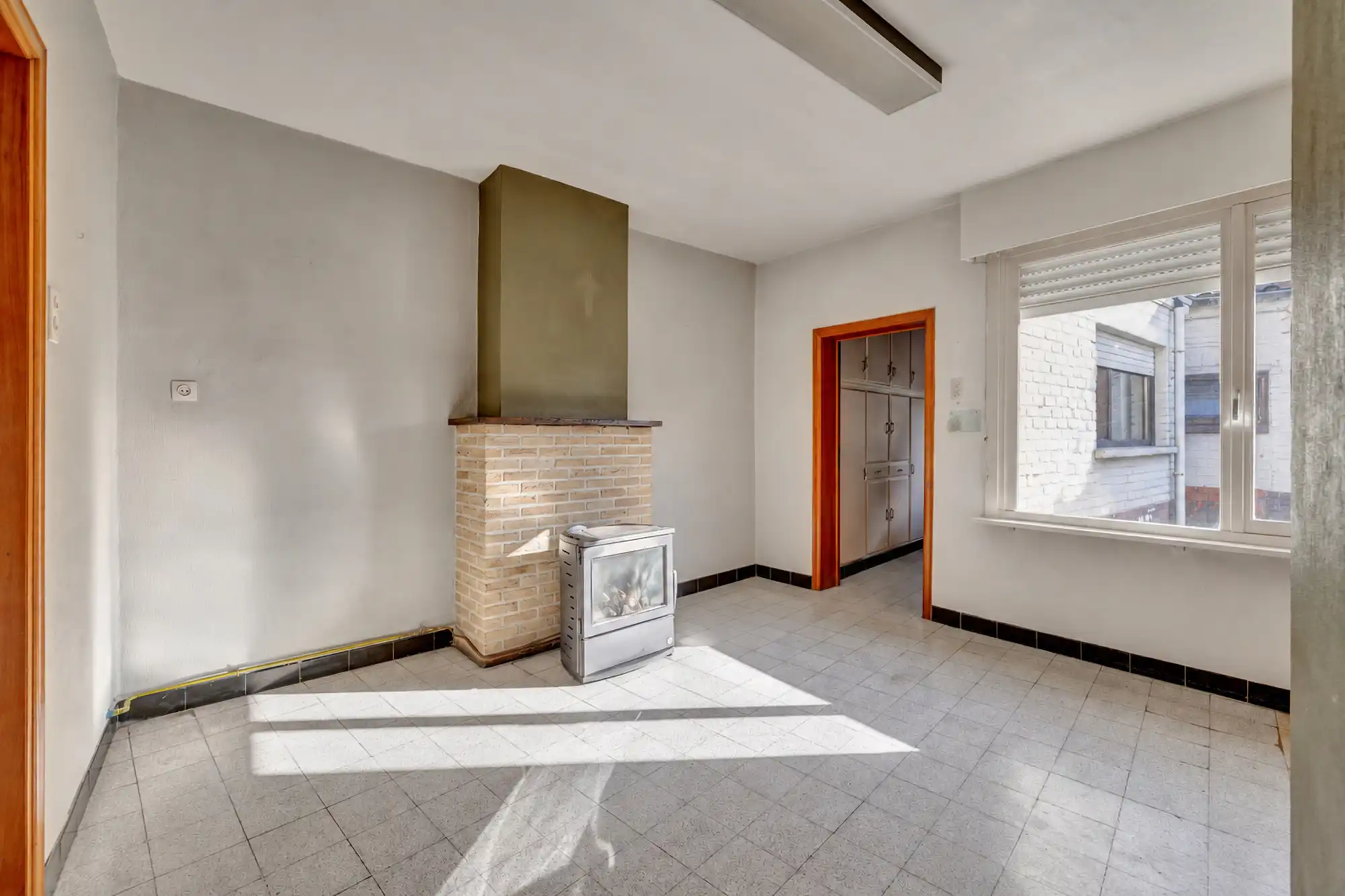 Te renoveren woning met tal van mogelijkheden foto 6