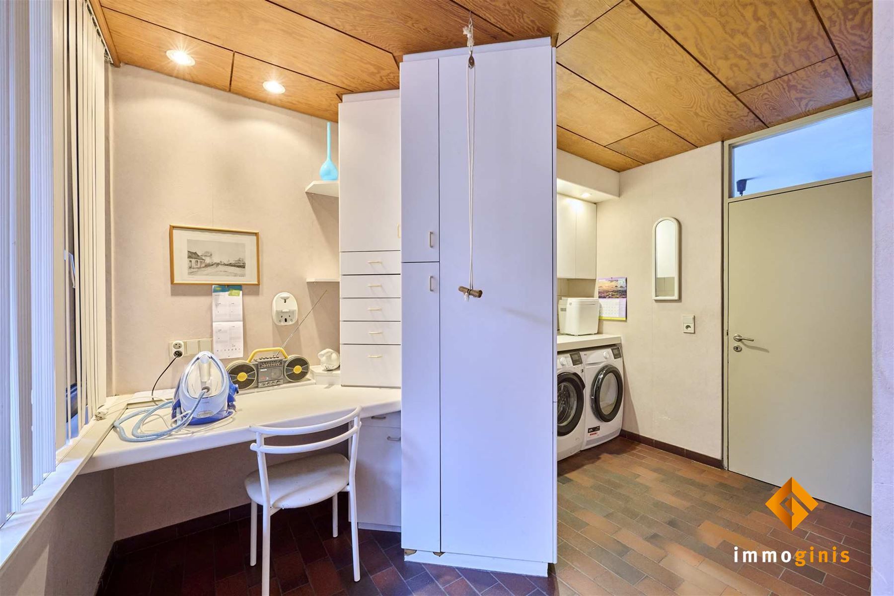 Zéér ruime woning op een mooi perceel van 17a82ca met 5 slaapkamers en uitbreidingsmogelijkheden op de eerste verdieping! foto 19