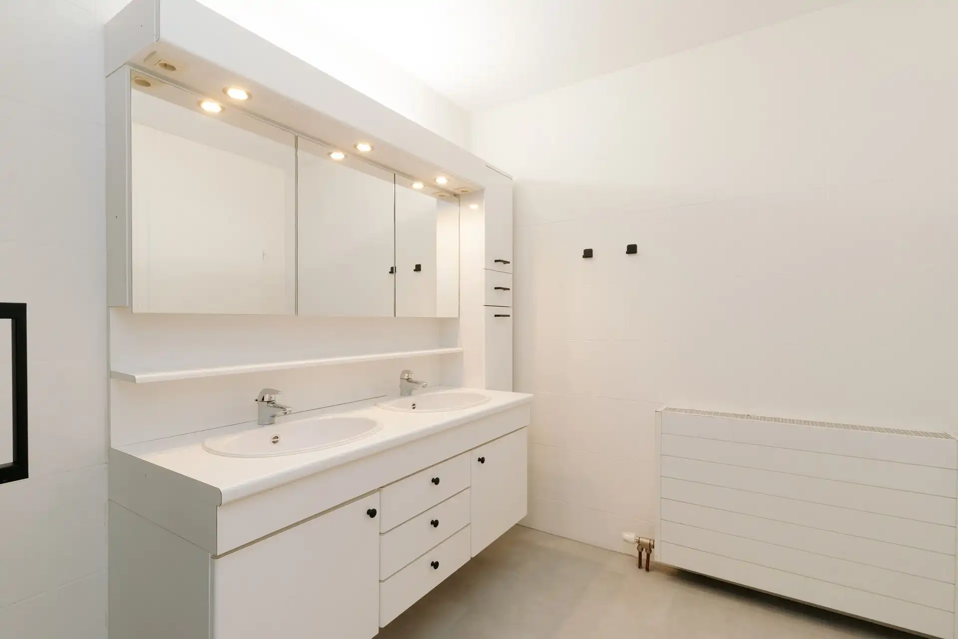 Licht en ruim appartement met prachtig uitzicht foto 10