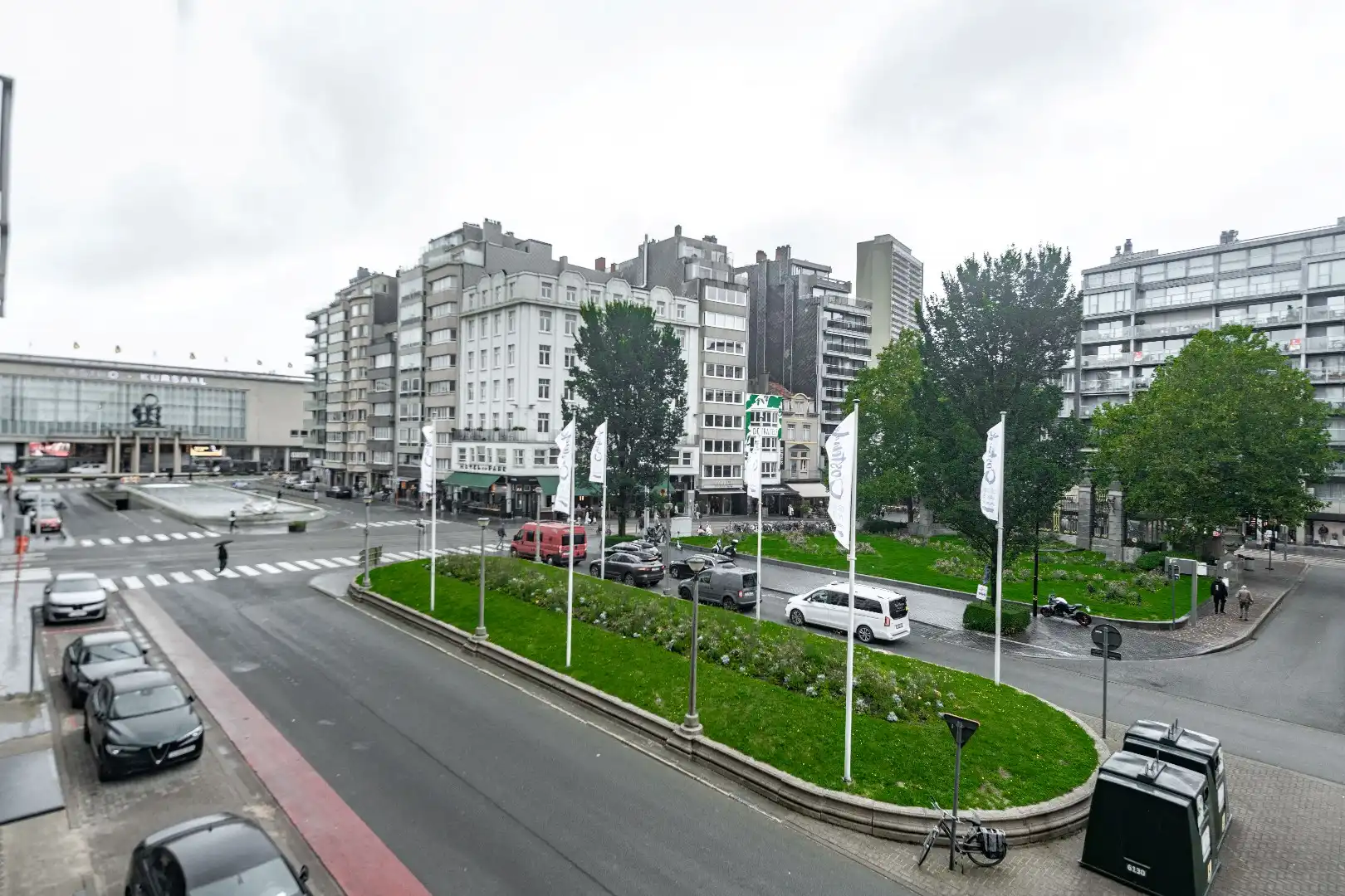Vernieuwd luxueus appartement met 2 slaapkamers foto 20