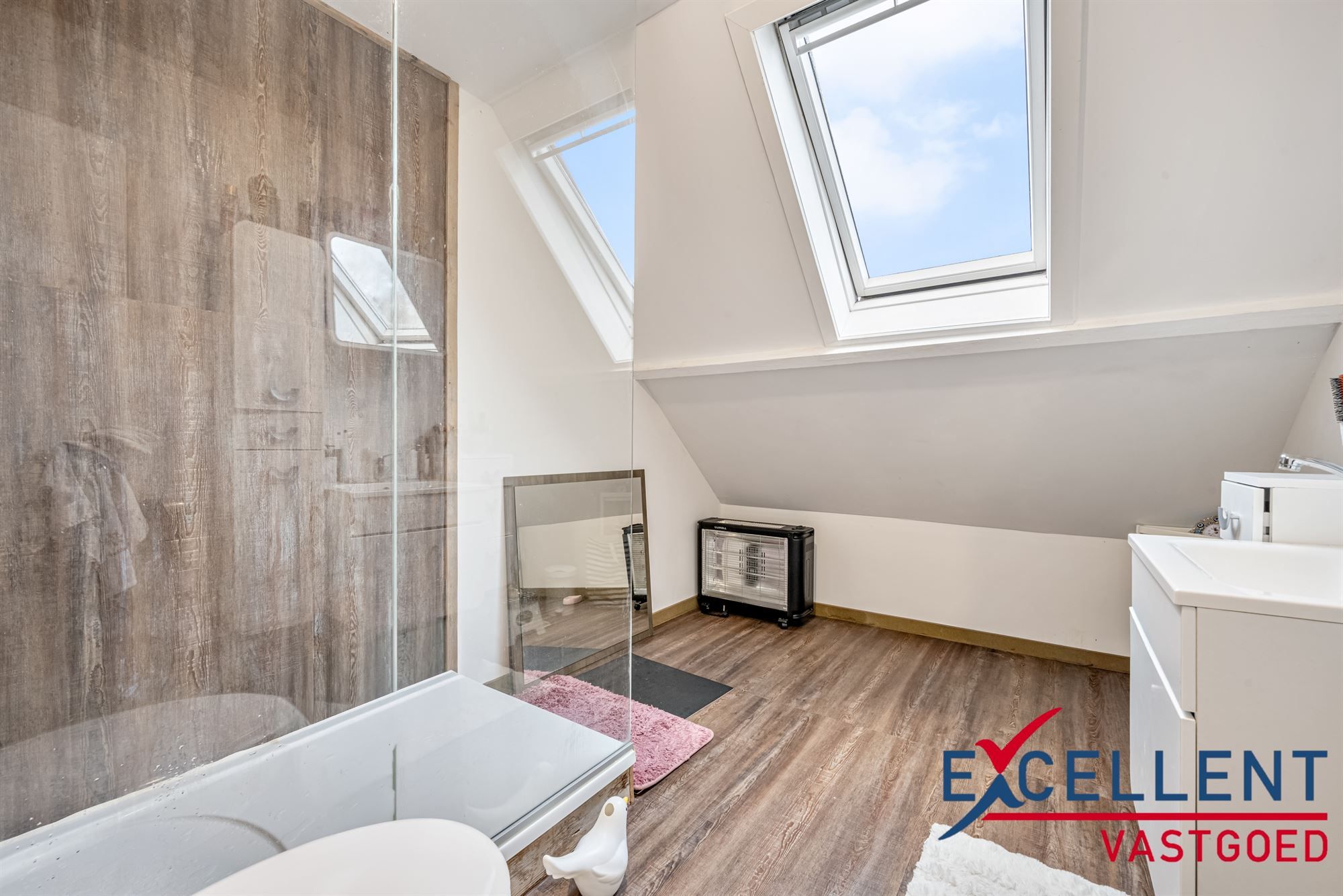 Instapklare starterswoning te Kortrijk foto 9