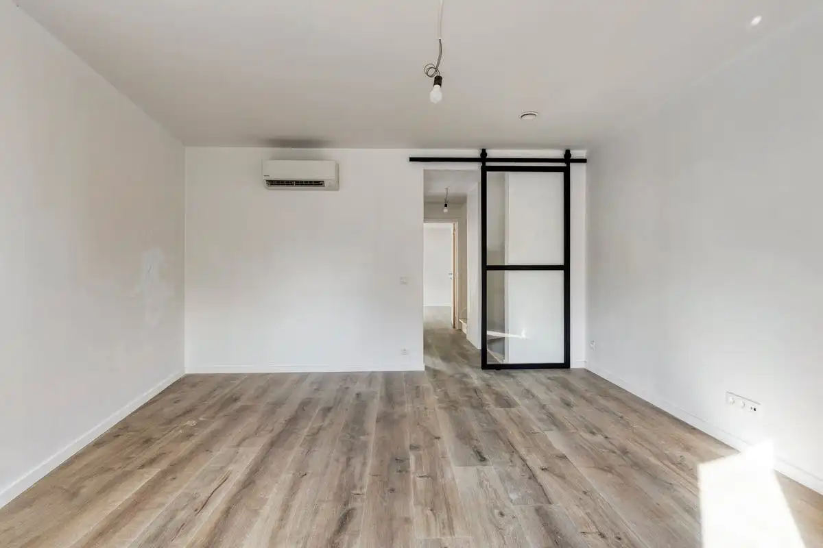 Instapklare totaalrenovatie met 3 slaapkamers in Kortrijk! foto 9