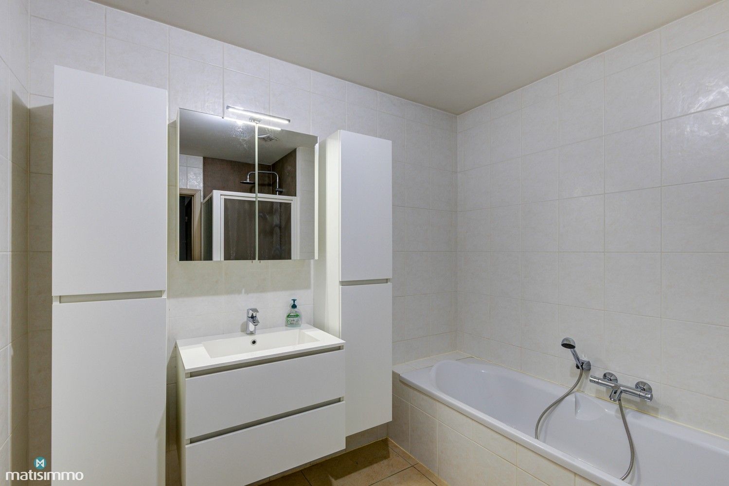 INSTAPKLAAR APPARTEMENT MET 2 SLAAPKAMERS EN AUTOSTAANPLAATS NABIJ STADSCENTRUM BILZEN foto 8