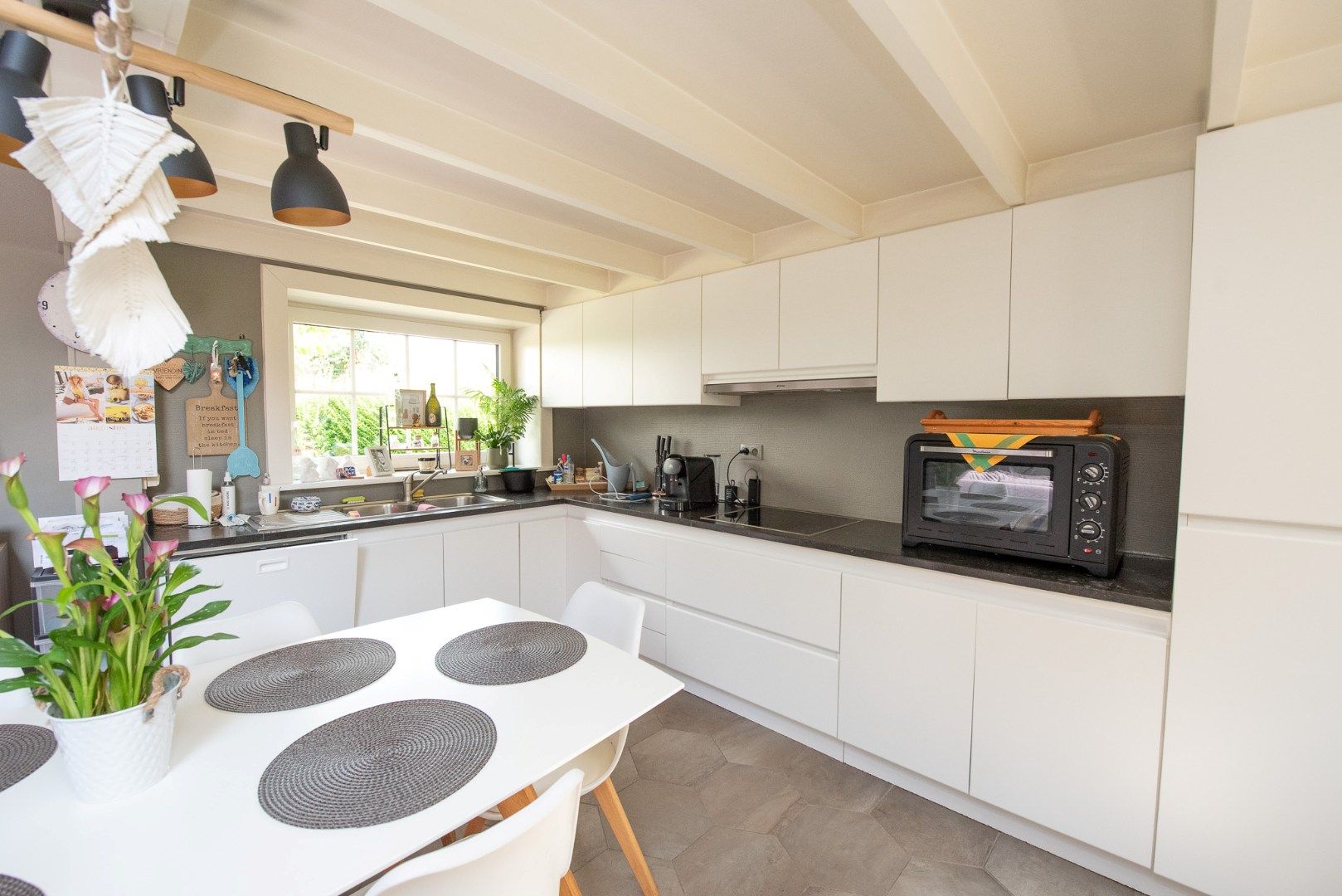 Charmante bungalow op mooi perceel van 500m² te koop te Zulte foto 5