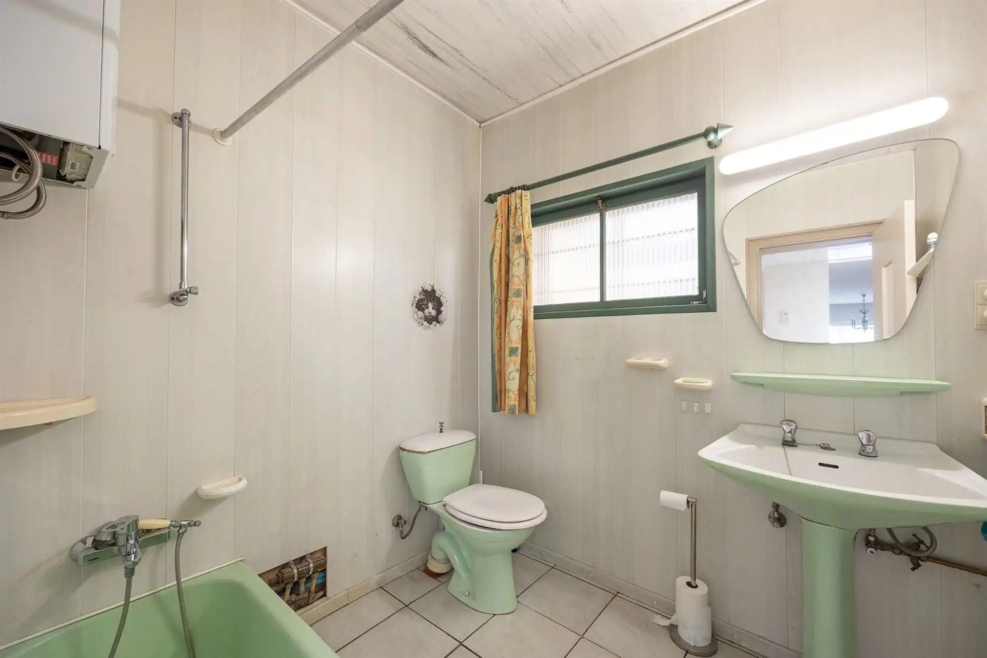 Gezinswoning met drie slaapkamers, tuin en garage foto 8