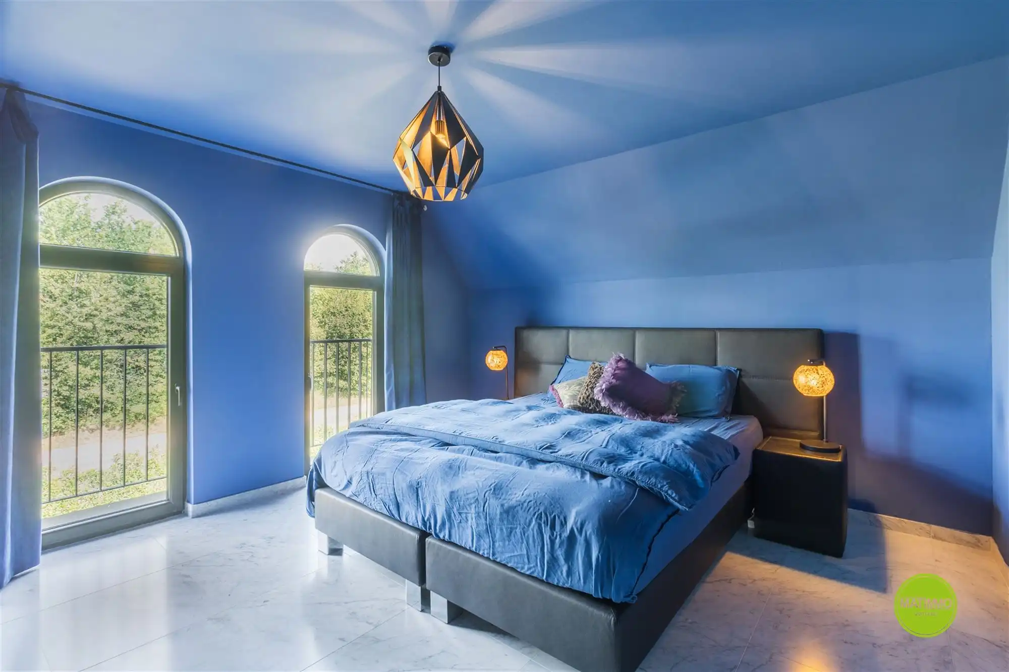 Luxueus gerenoveerde woning met groot stuk grond  foto 26