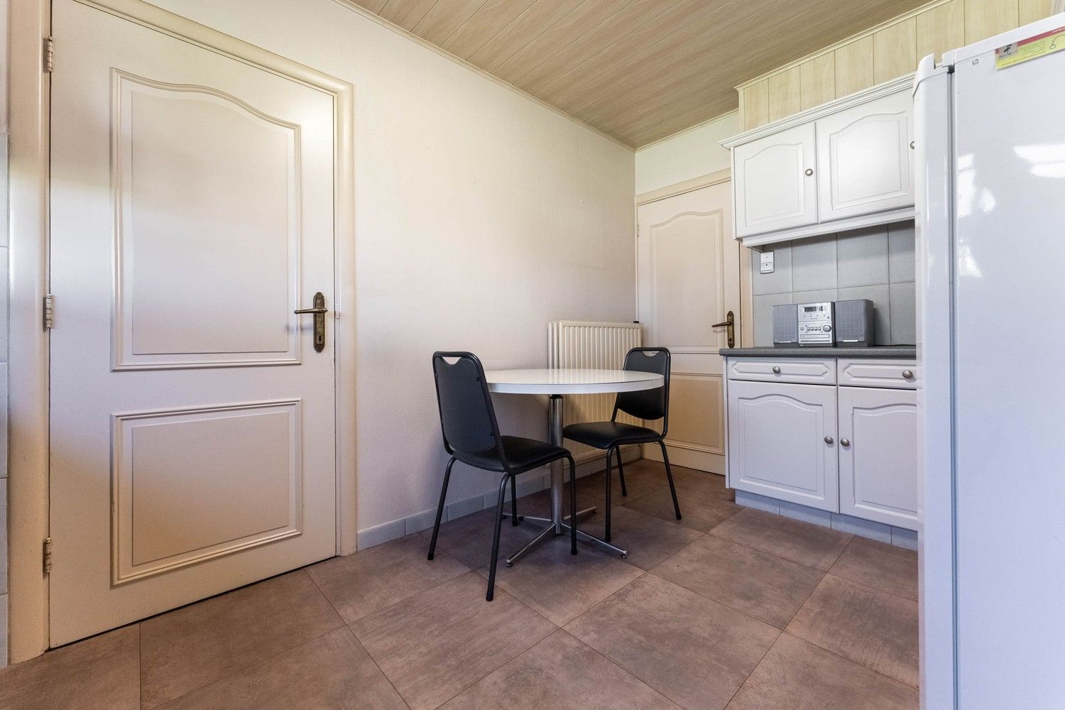Landelijk gelegen vrijstaande woning op 12a 38ca nabij de Nederlandse grens! foto 10