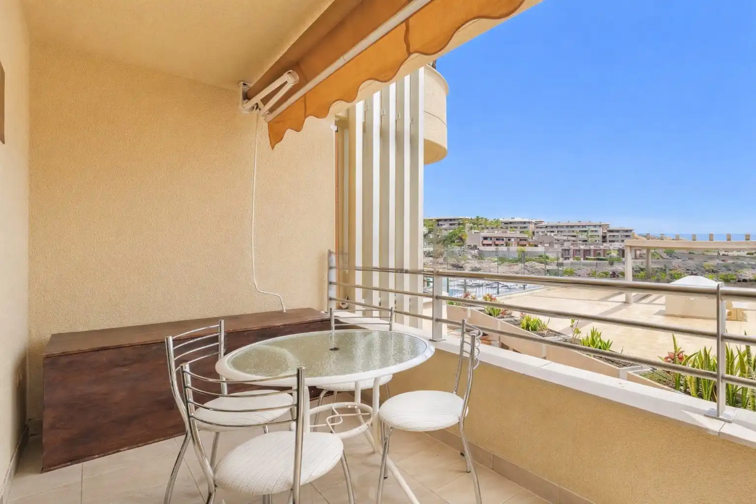 ruim appartement met panoramisch zicht  foto {{pictureIndex}}