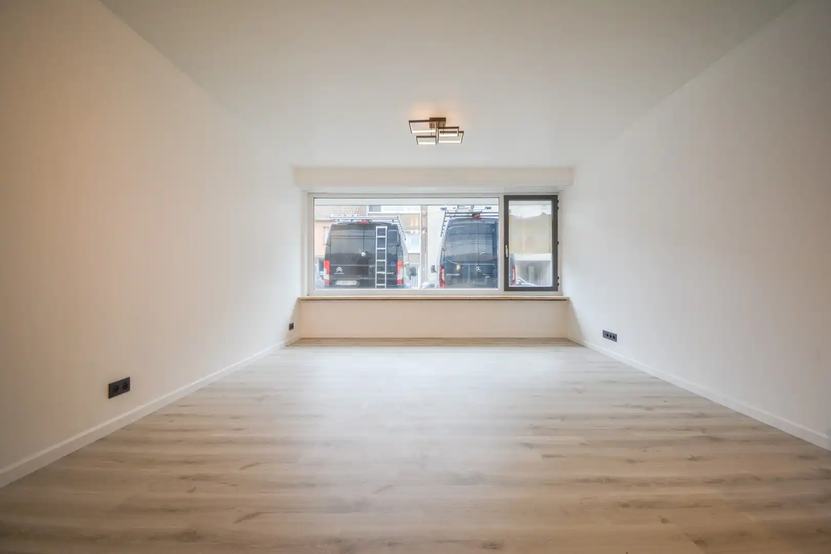 Instapklaar gelijkvloers appartement met garage te Roeselare foto 4