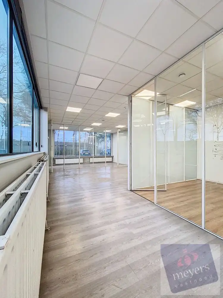 Exclusief bedrijfscomplex met uitzonderlijke flexibiliteit en topligging in Bocholt foto 21