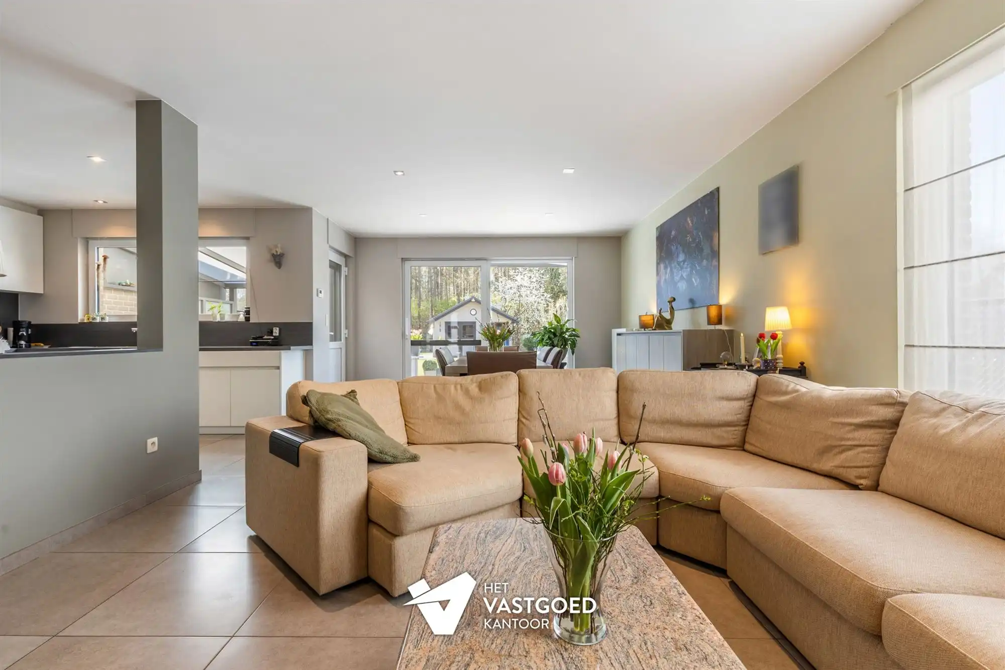 PERFECT ONDERHOUDEN GEZINSWONING MET 3 SLAAPKAMERS OP 7A27CA IN HET RUSTIGE KORSPEL foto 3