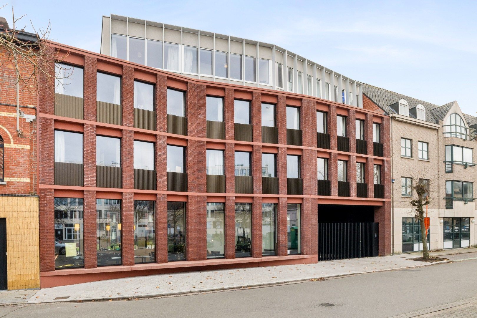 Gelijkvloerse nieuwbouwstudentenkamer met privébadkamer in hartje Kortrijk foto {{pictureIndex}}