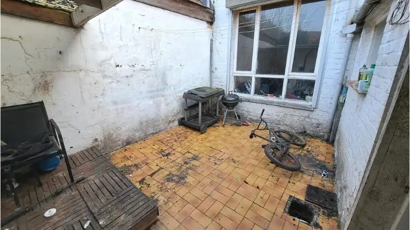 Te renoveren 2-slaapkamerwoning met ruim TERRAS te koop in het centrum van Brugge foto 7