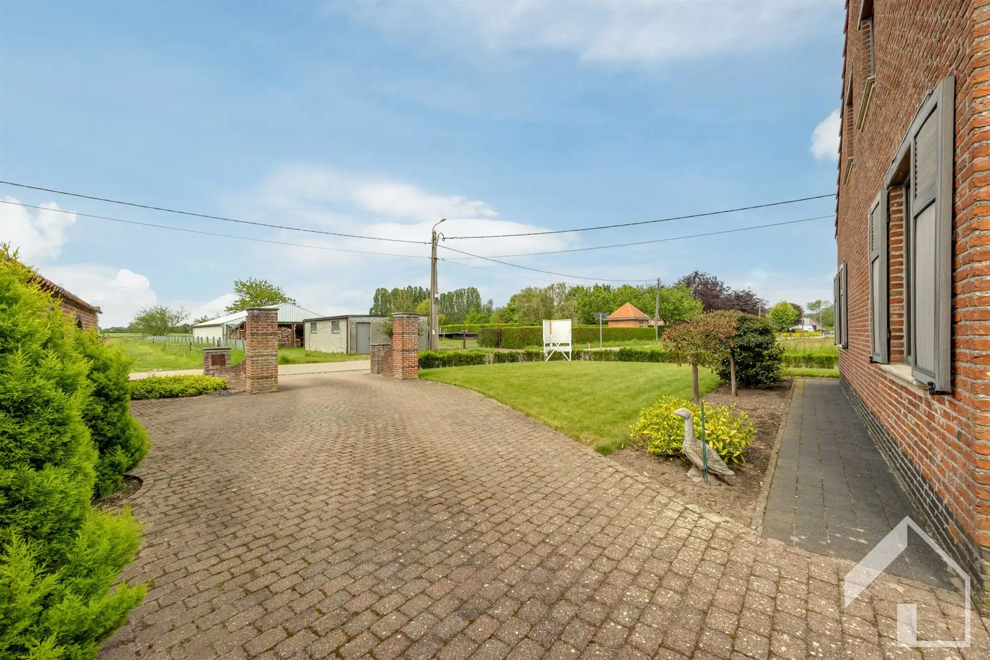 Woning met veel potentieel op een aangename locatie! foto 21