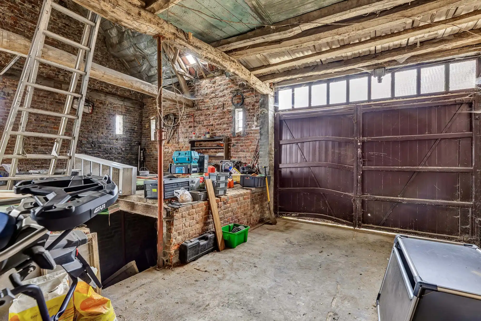 Woning op landelijke ligging met opslagplaats foto 28