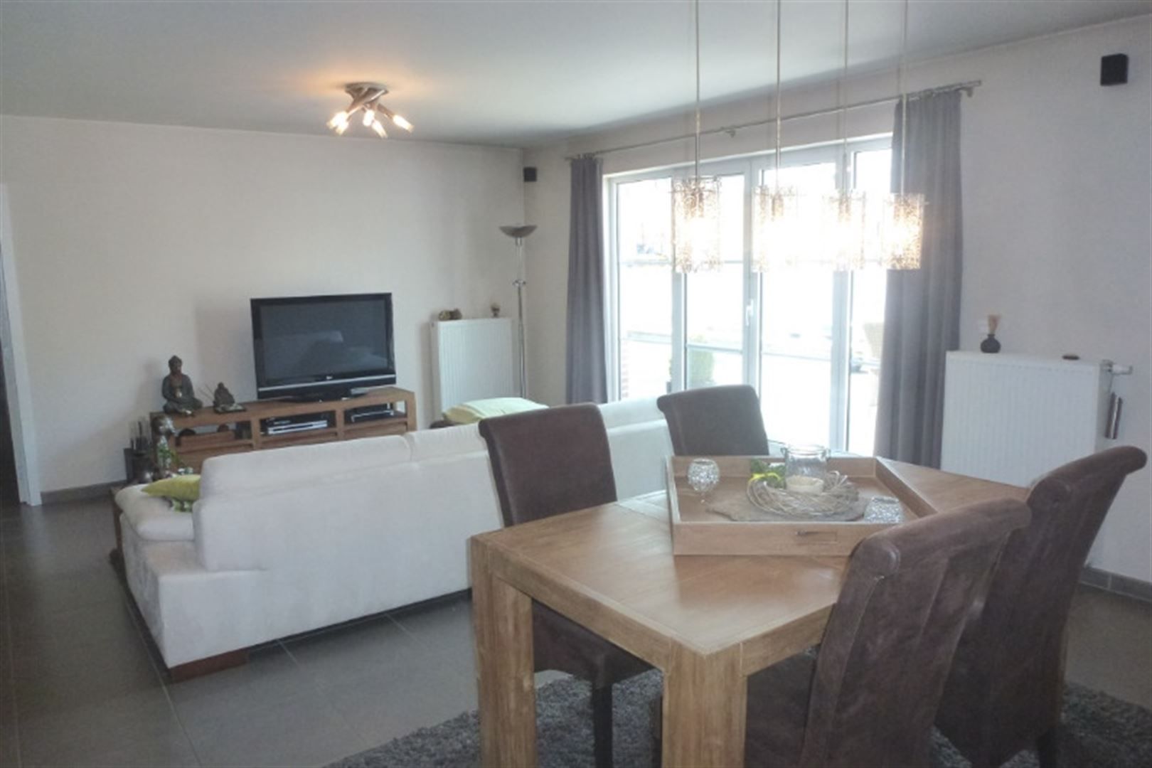Royaal appartement met 2 slpk, magnifiek groot terras en 2 autostaanplaatsen foto 5