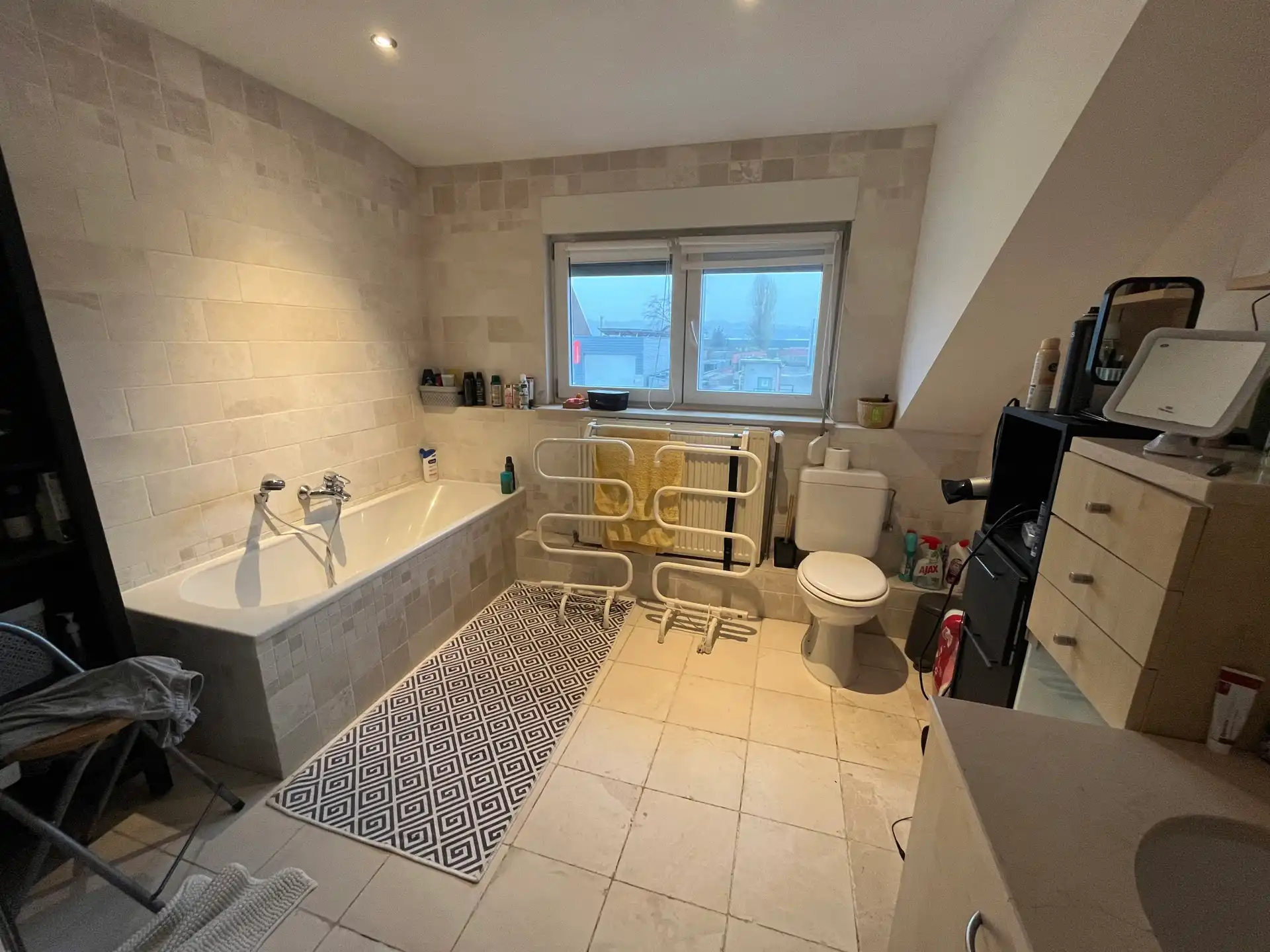 Woning op uitstekende locatie met drie slaapkamers en tuin foto 7