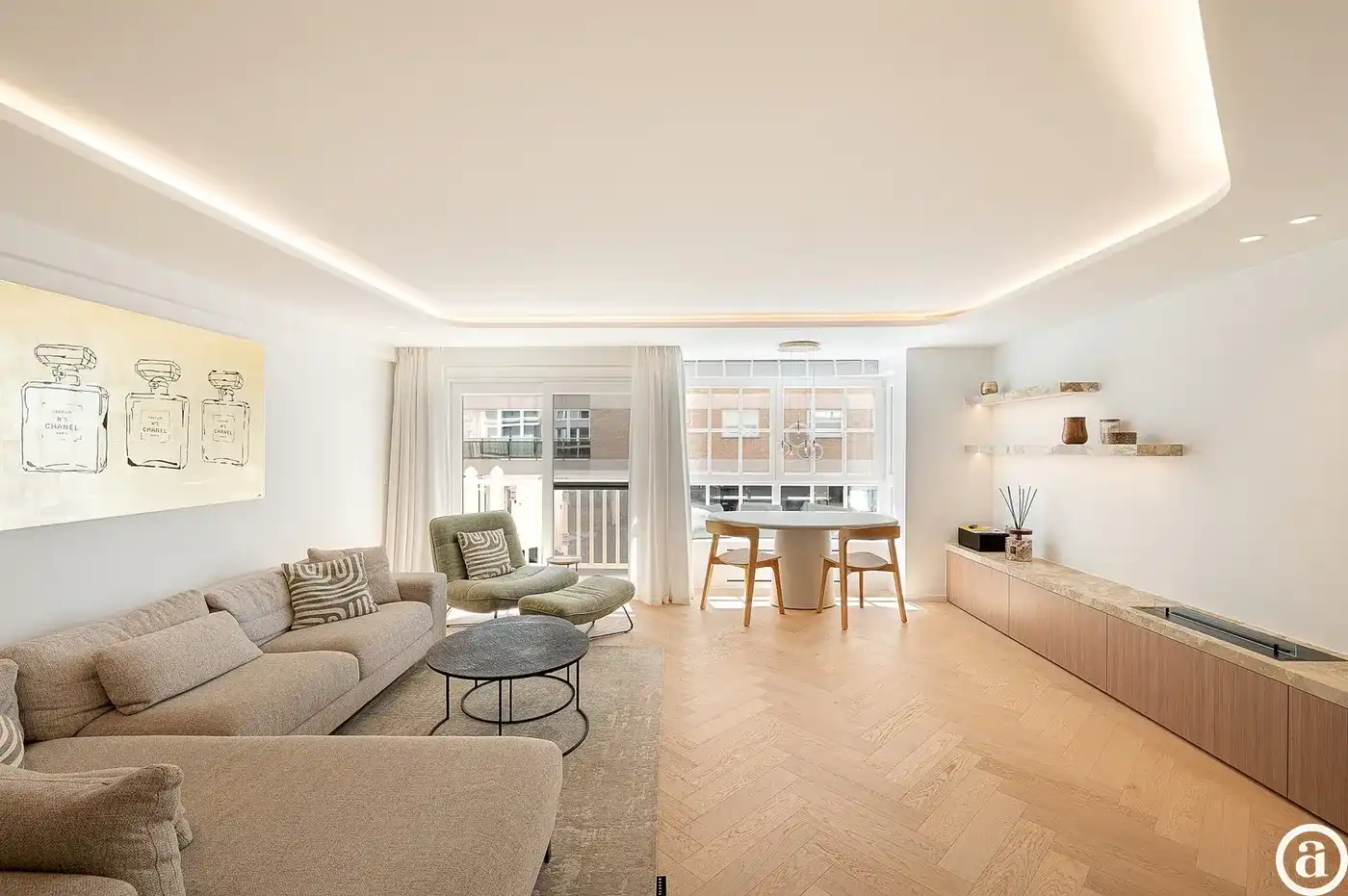 Gerenoveerd 3 slaapkamerappartement met zijdelings zeezicht. foto 2