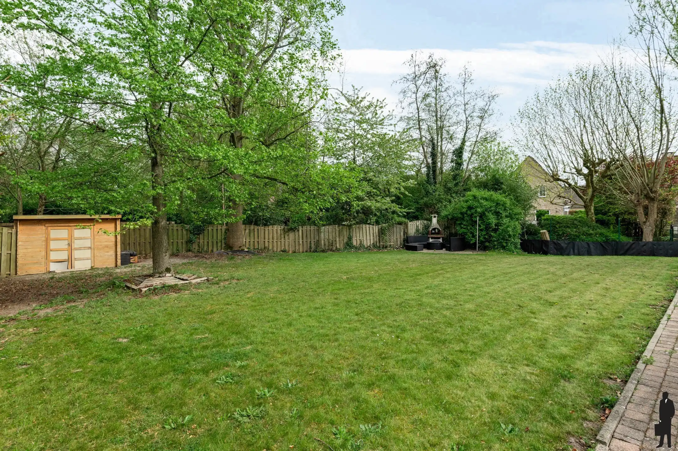 Ruime woning met 5 slpks, 2 badks en tuin met groenzicht foto 2