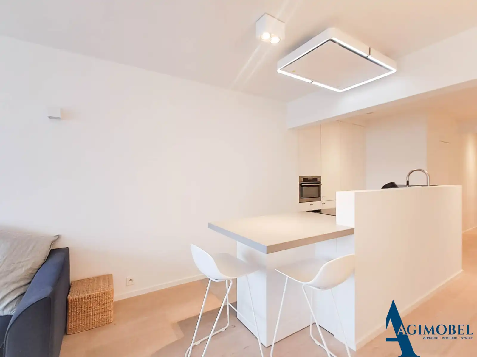 Zonnig&nbsp; 2 slaapkamer-appartement met terras en open zicht op de Nellenslaan te Knokke foto 4
