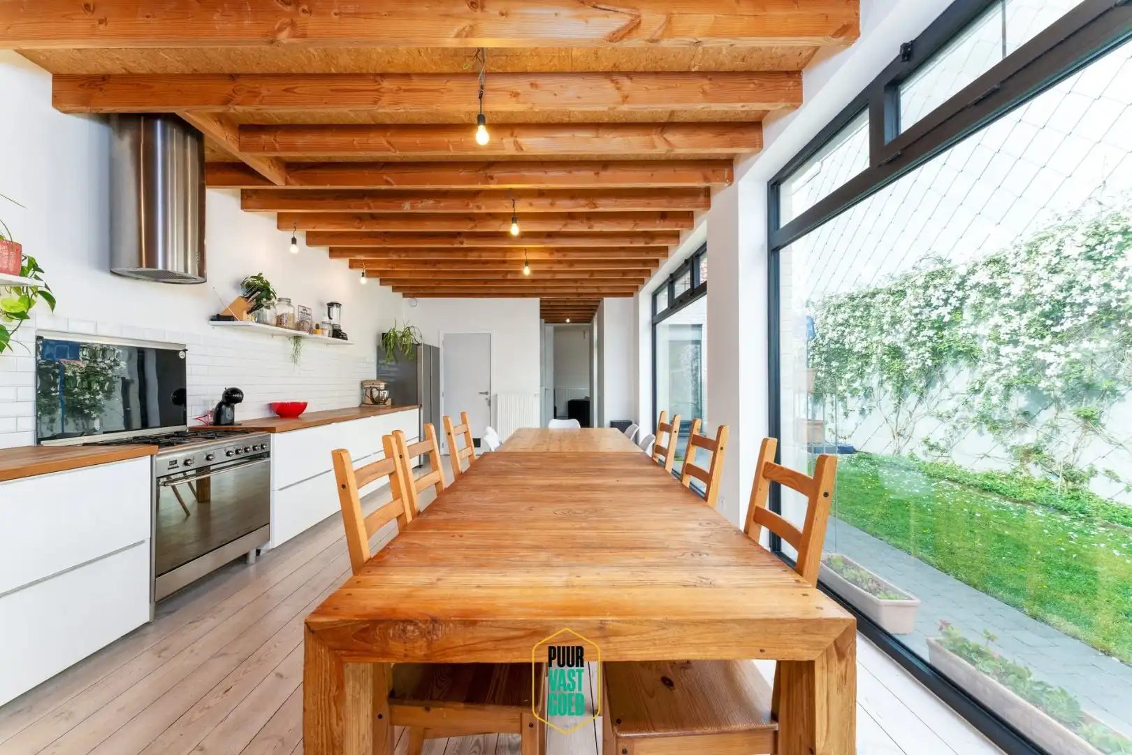 Gerenoveerd ruim woonhuis met zuidgerichte tuin in de dorpskom temidden van de polders foto 13