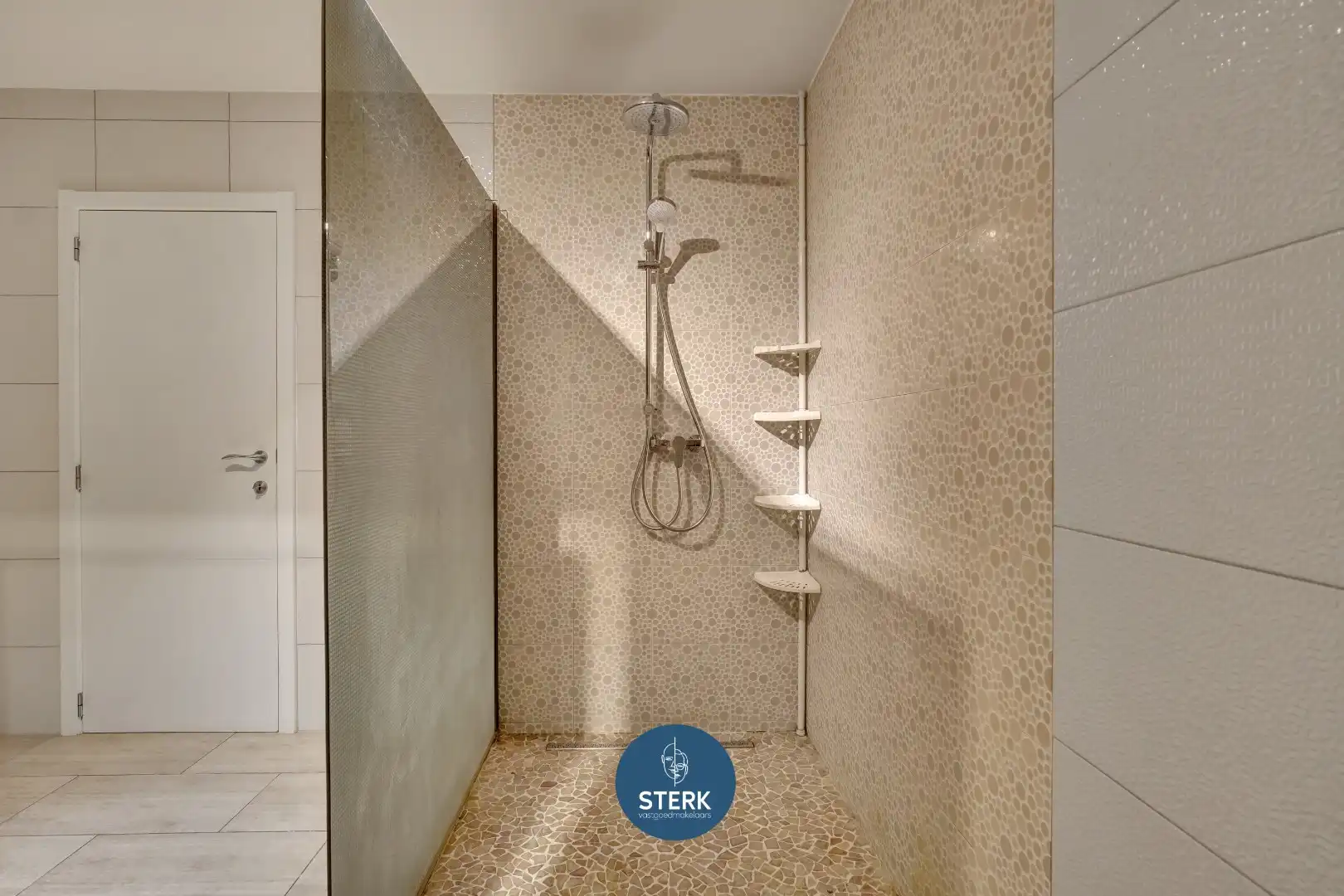 INSTAPKLARE WONING MET 5 SLPK EN EPC LABEL A !  foto 18