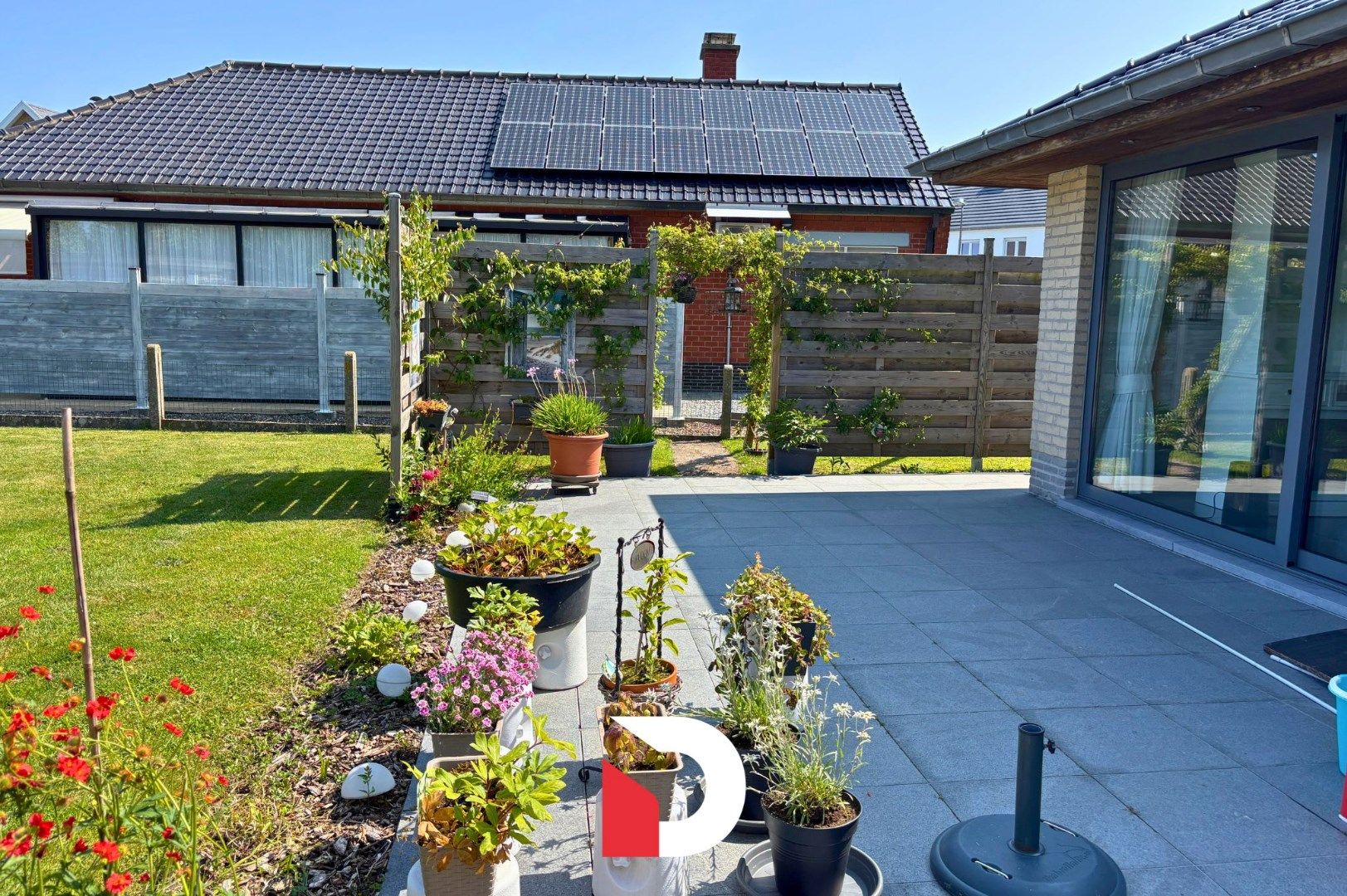 Halfopen woning met 3 slaapkamer, tuin en garage foto 7