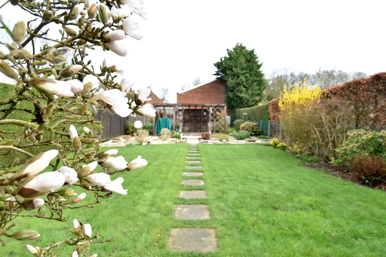 Karaktervolle woning met 3 slaapkamers, garage én tuin op een rustige locatie te koop in Marke foto 15