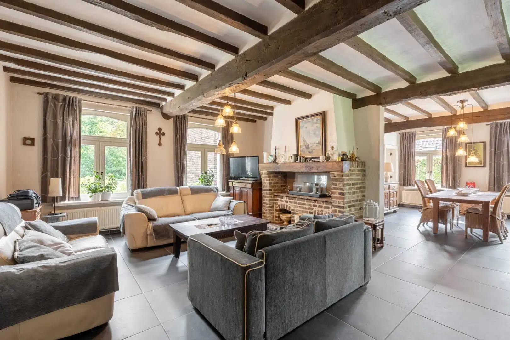 Ruim, karaktervol landhuis met parkachtige tuin op perceel van 16a29ca. foto 12