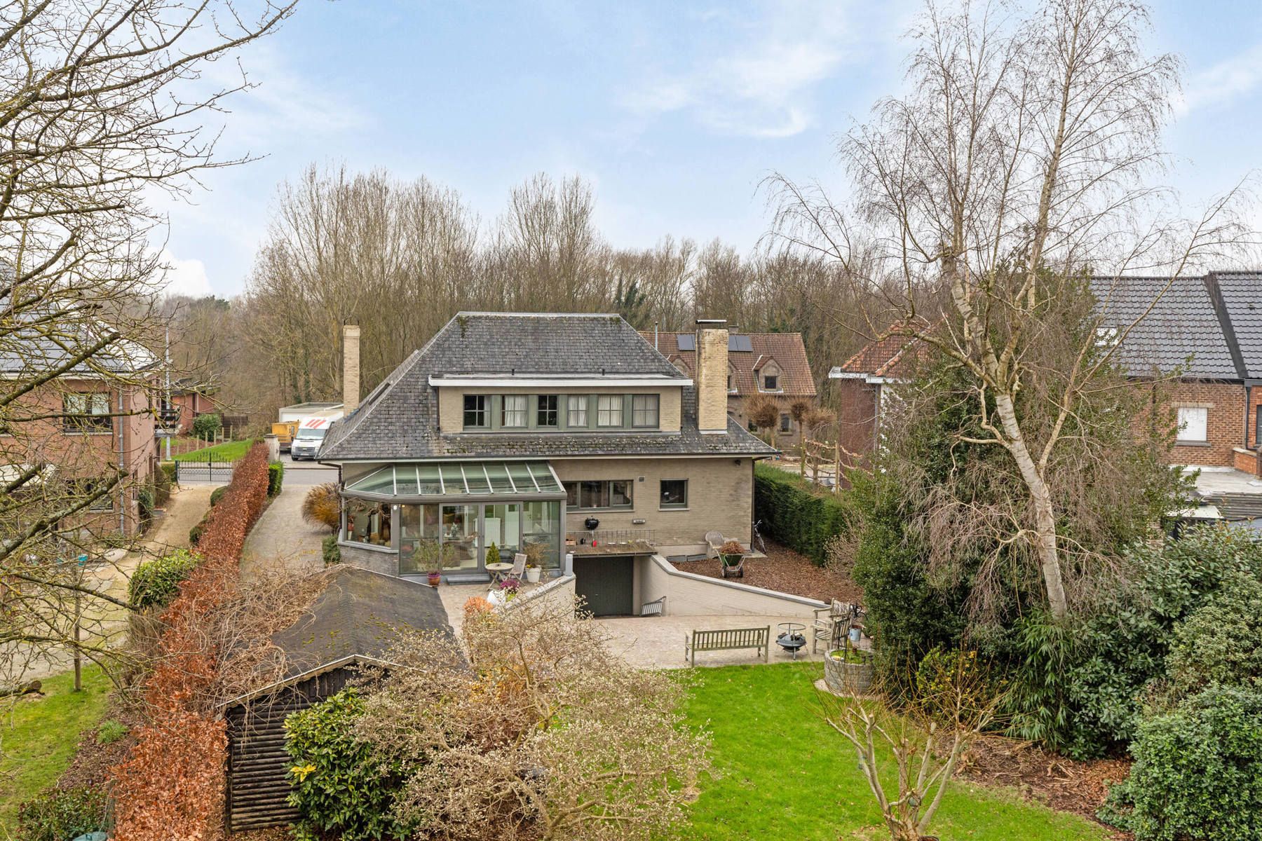 Statige villa gelegen in doodlopende straat foto 22