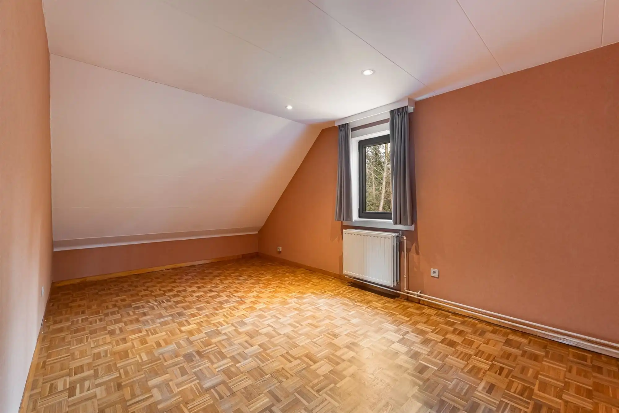 Instapklare open bebouwing met ruime tuin in een groene omgeving foto 14