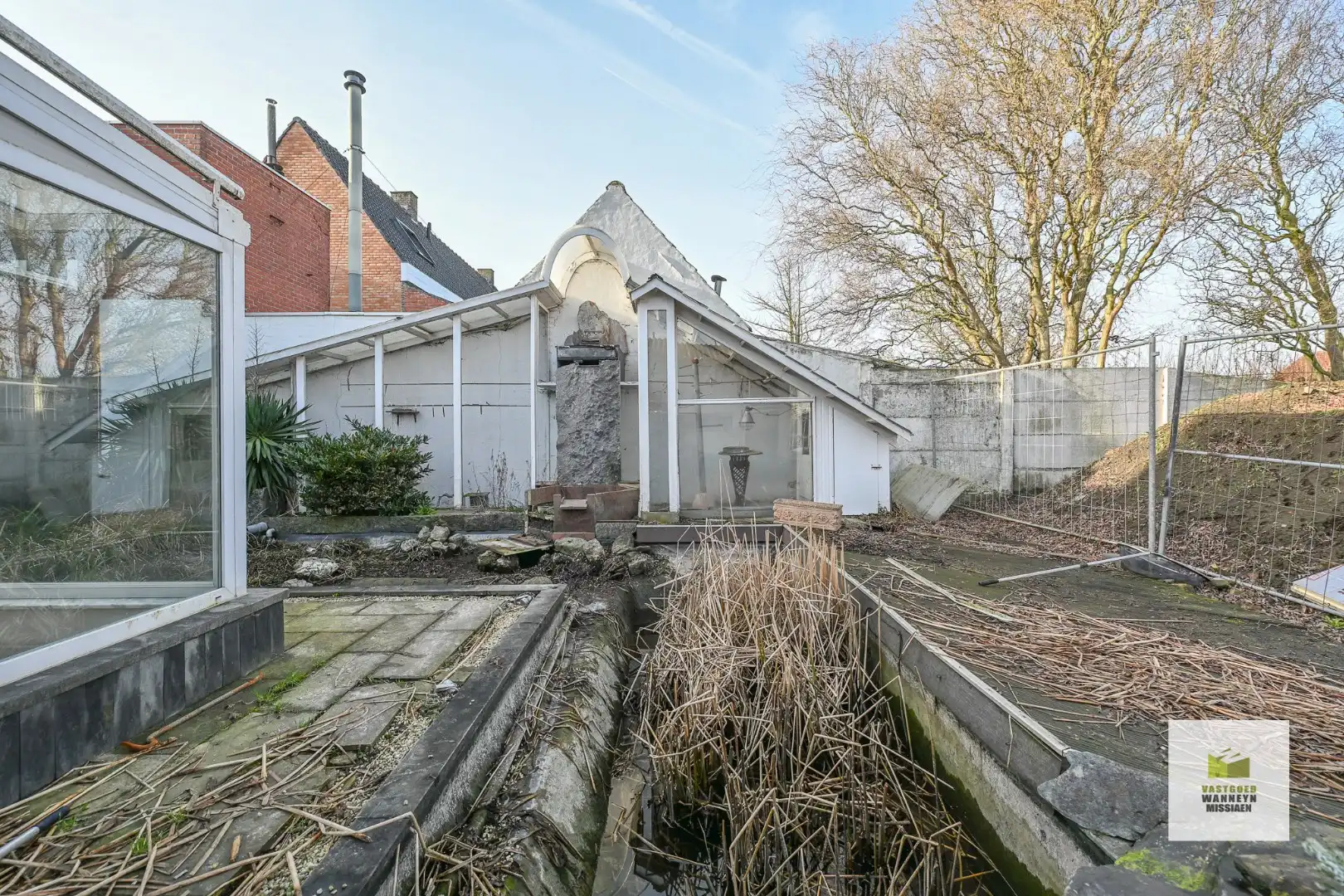 Ruime te renoveren gezinswoning met grote garage en 4 slaapkamers op 349 m2 foto 26