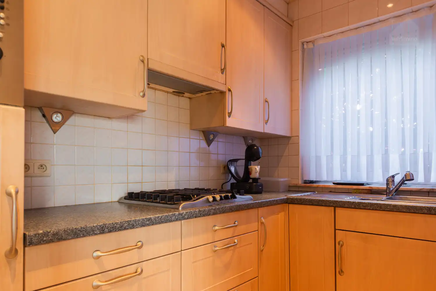 Vrijstaande woning met 3 slaapkamers op prachtig perceel van 17a 85ca foto 5