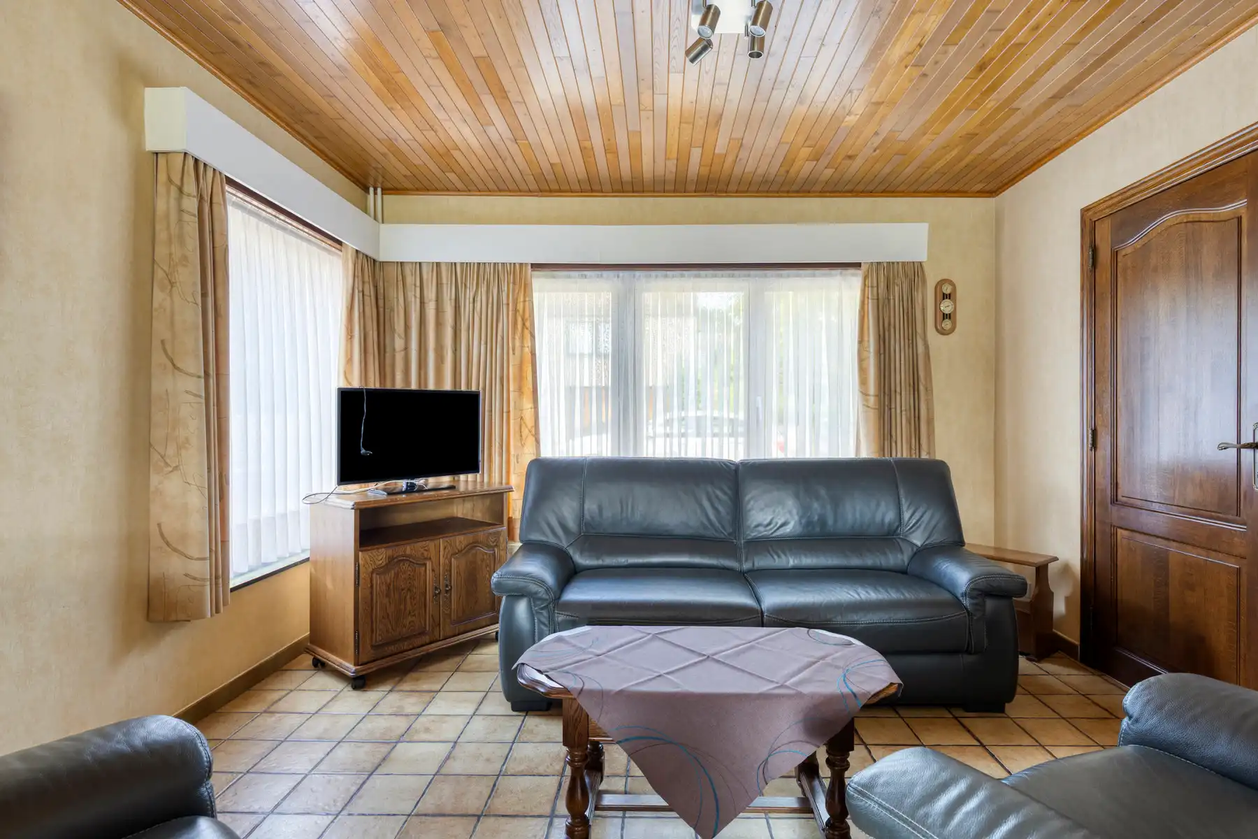 COMFORTABELE WONING MET TUIN, GARAGE EN 2 STAANPLAATSEN IN HET CENTRUM VAN ASSE! foto 5