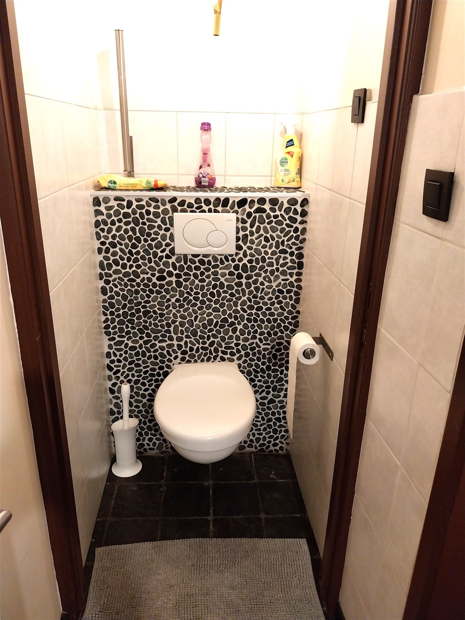 TE HUUR: Woning met 2 slaapkamers en tuintje in Genk! foto 9
