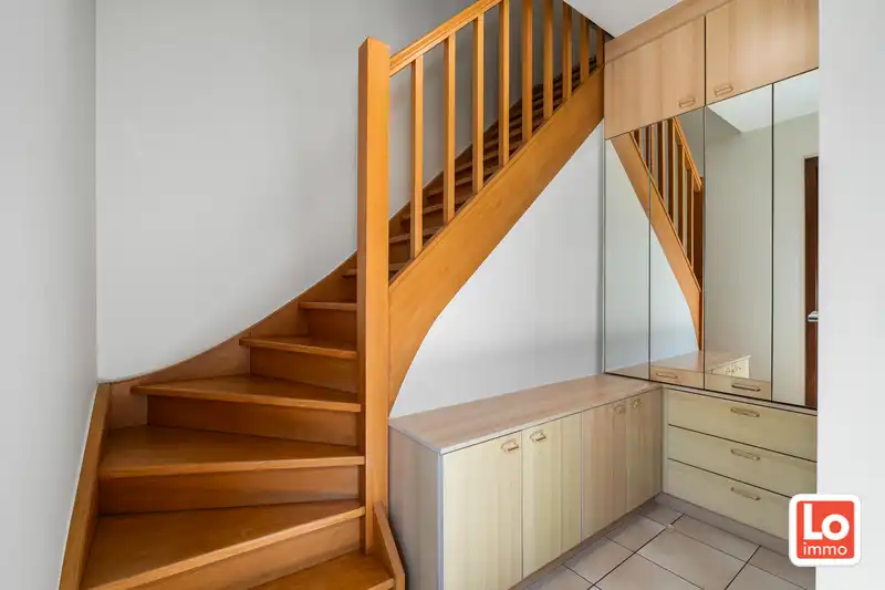 Instap klare halfopen woning met gezellige stadstuin nabij het centrum van Oostakker! foto 5