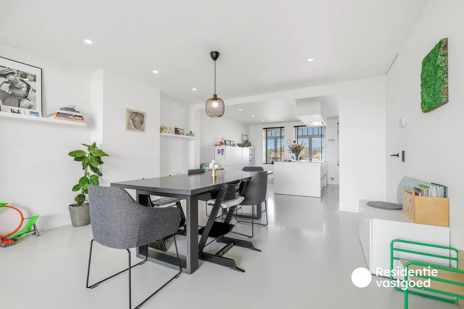 Wonen boven, ondernemen beneden: volledig gerenoveerd restaurant met luxueuze woonst in hartje De Haan foto 4