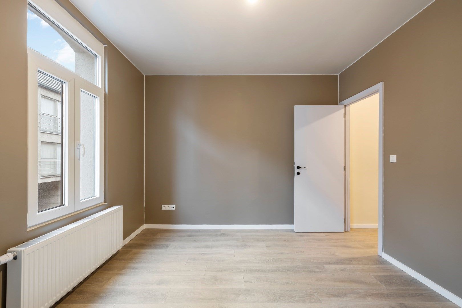 Instapklare, gerenoveerde 3-slpk woning in centrum foto 11