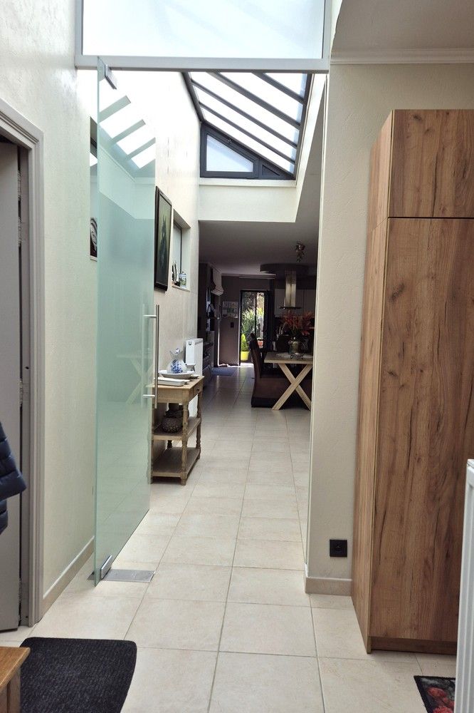 Instapklare gelijkvloerse parel met zwembad, zonnepanelen en ruimte voor zorg of professionele invulling foto 4