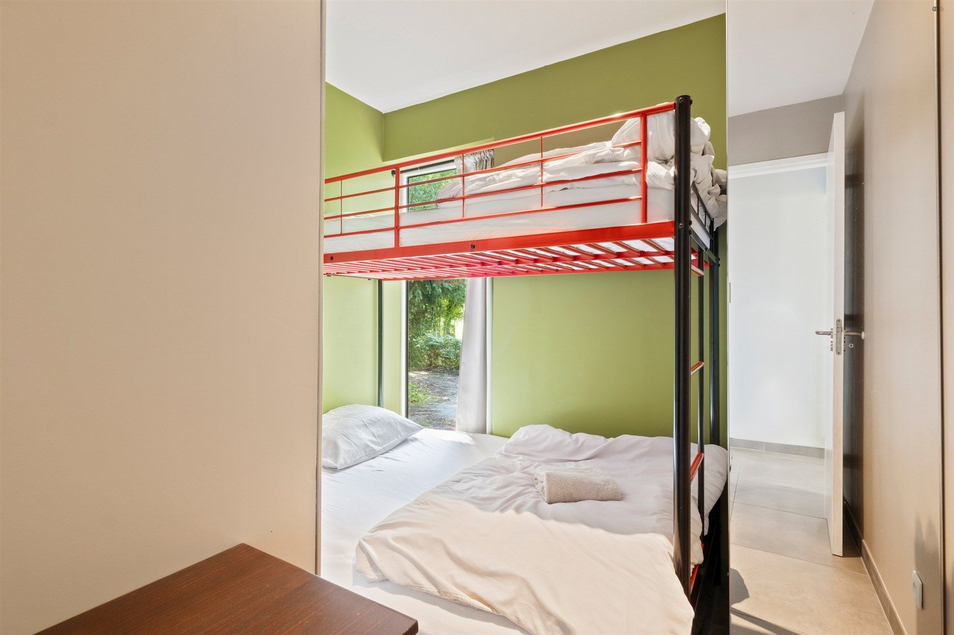 Fantastisch gelegen nieuwbouwchalet foto 12