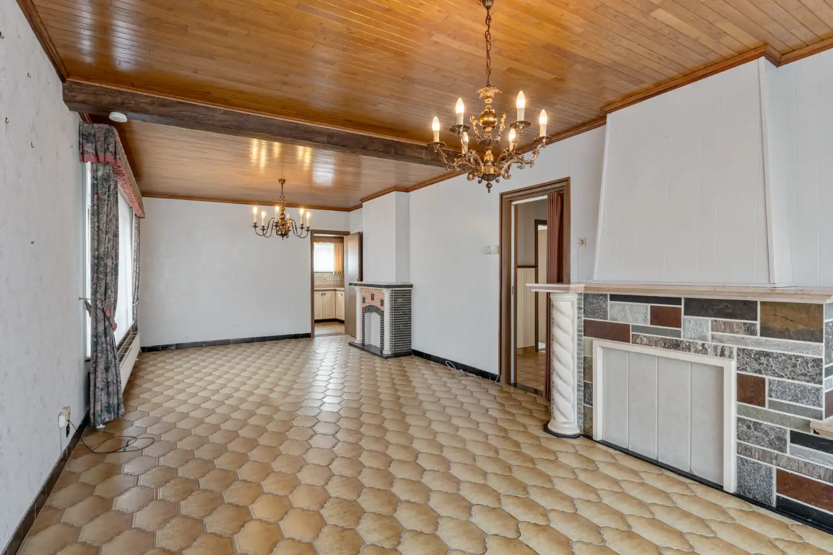 Op te frissen, halfvrijstaande gelijkvloerse woning gelegen in een rustige omgeving op 8a58ca. foto 8