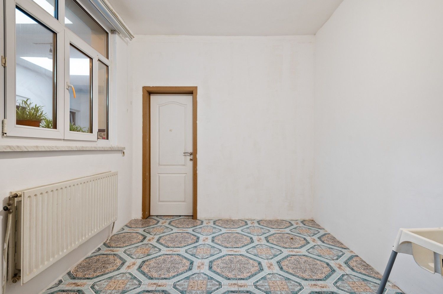 Opbrengsteigendom met een groot magazijn en 3 appartementen te koop! foto 19