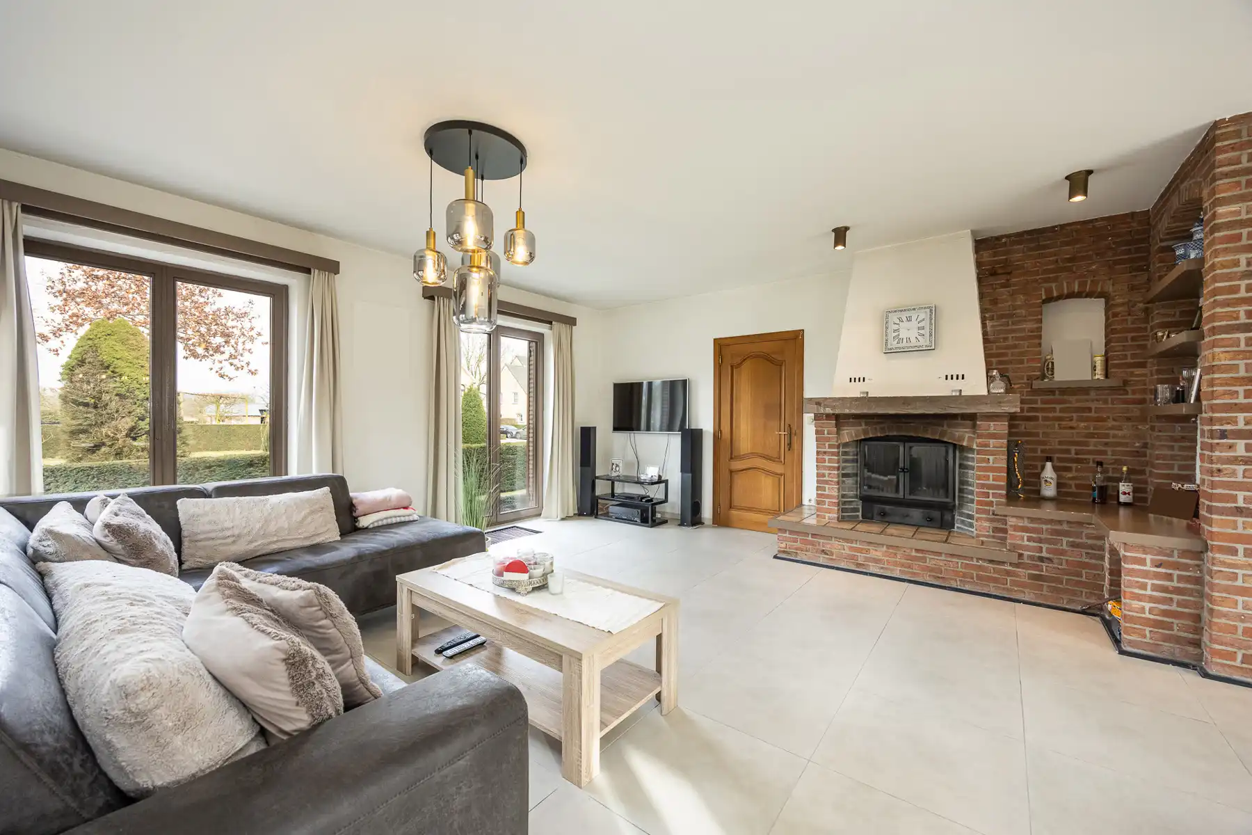 Verrassend ruime woning met 6 slaapkamers en 2 badkamers foto 5