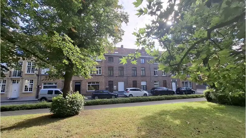 Hoofdfoto van de publicatie: Comfortabele 2-slaapkamerwoning met Stadsterras te koop in Brugge