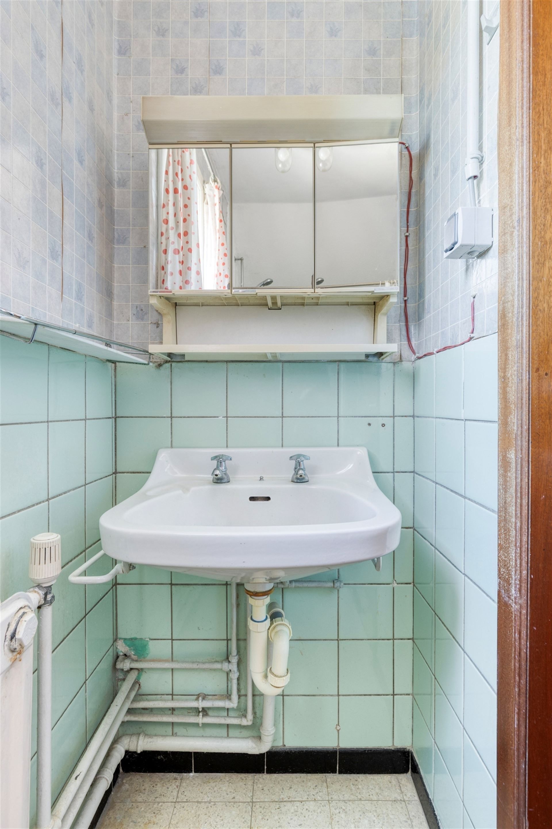 Op te knappen HOB in rustige omgeving foto 11