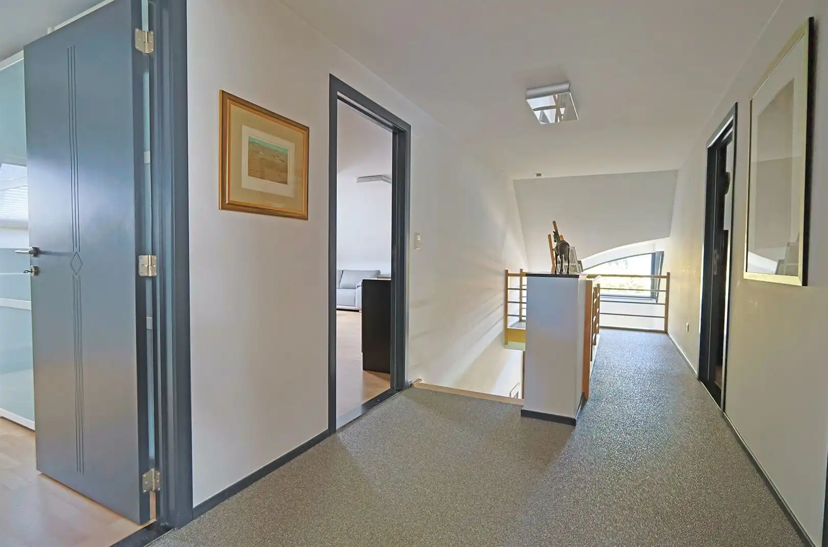 Goed onderhouden villa nabij het centrum foto 21