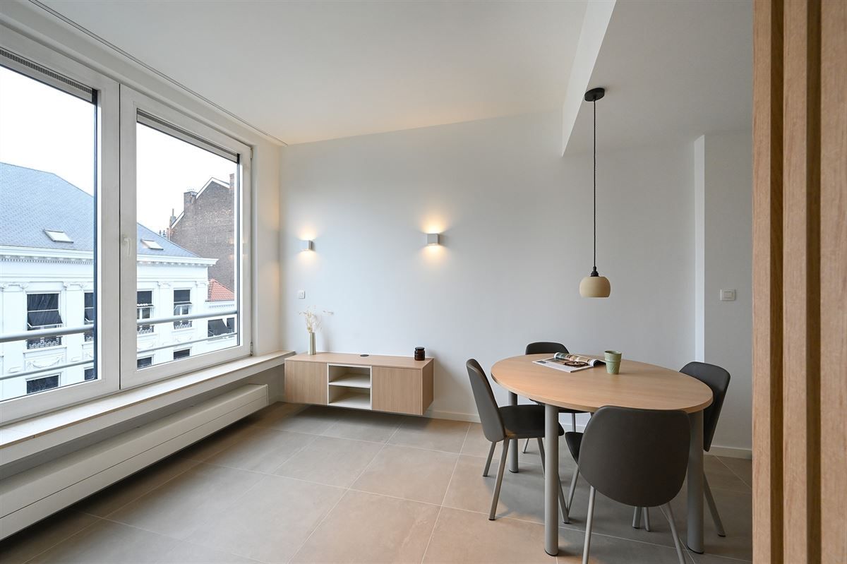 Recent gerenoveerd studio-appartement met aparte slaapkamer foto 8